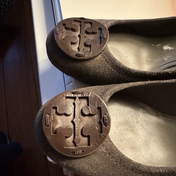 Tory Burch wedge shoes size 8 - Picture 6 of 6